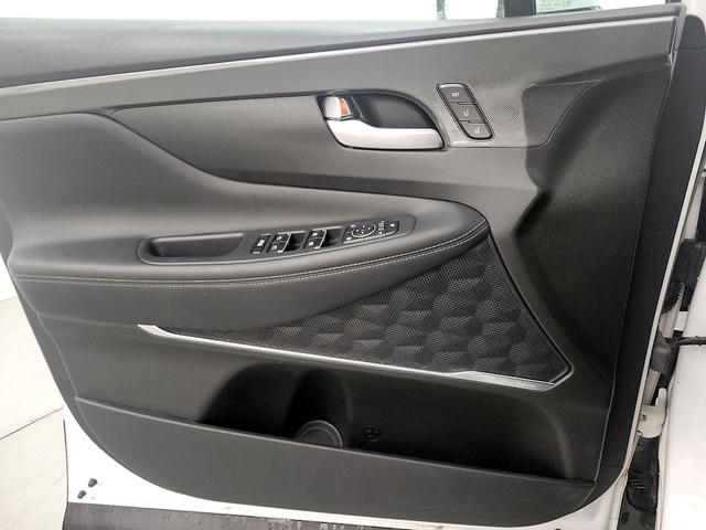 Photo of 2023 White Hyundai SANTA FE