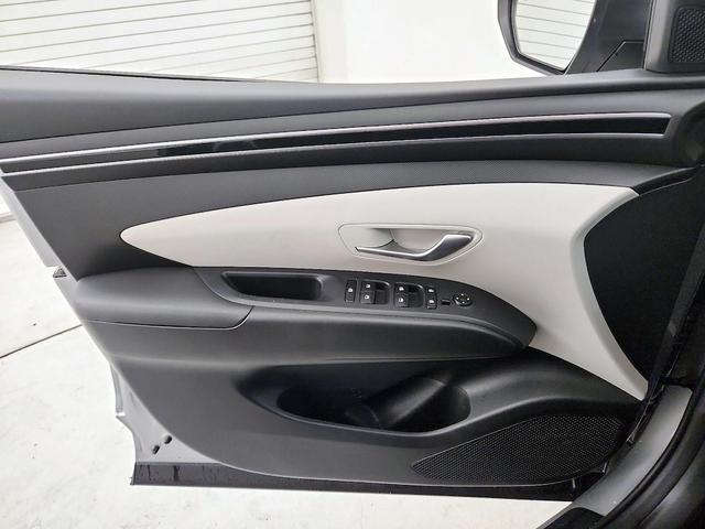 Photo of 2024 Gray Hyundai TUCSON