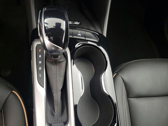 Photo of 2024 White Buick Envista