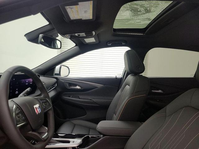 Photo of 2024 White Buick Envista