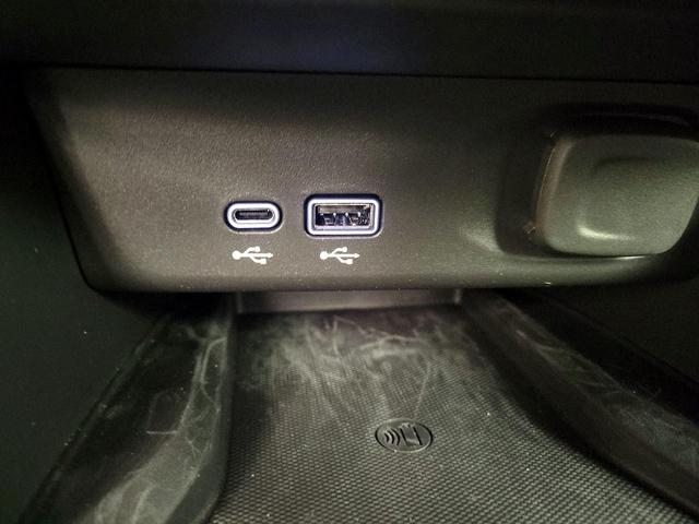Photo of 2024 White Buick Envista