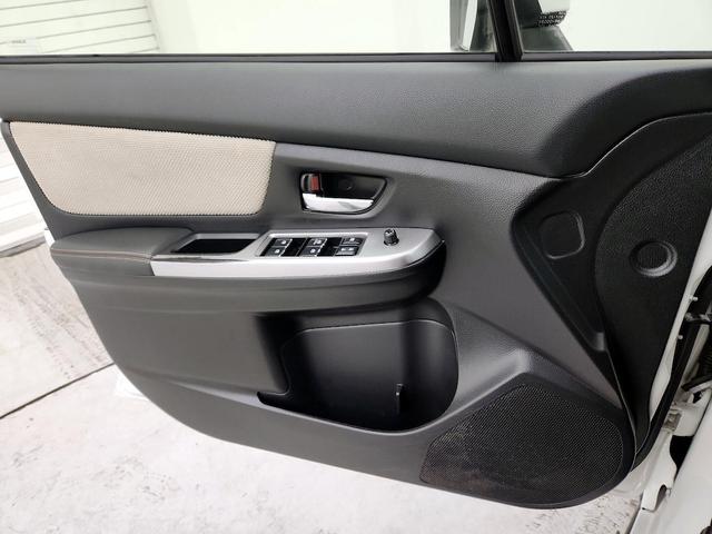 Photo of 2016 White Subaru Crosstrek