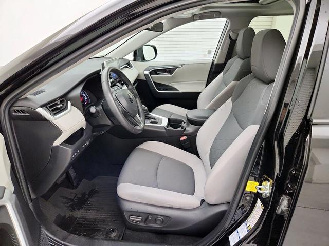 Photo of 2021 Black Toyota RAV4