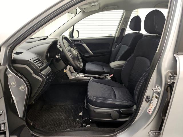 Photo of 2015 Silver Subaru Forester