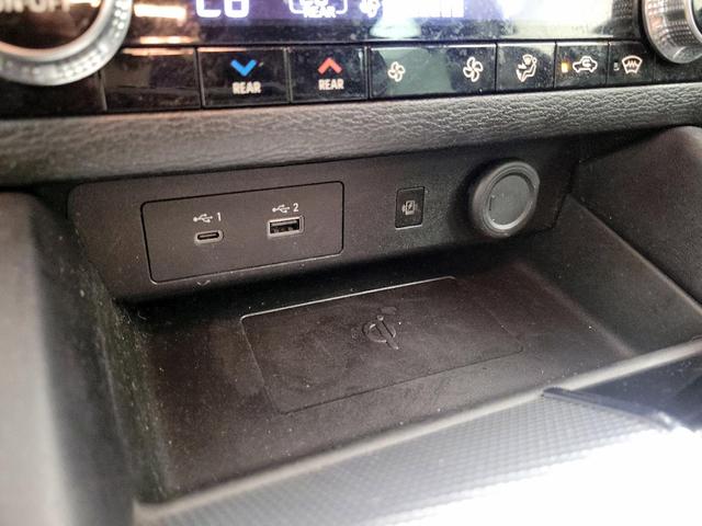 Photo of 2022 Black Mitsubishi Outlander