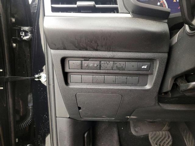 Photo of 2022 Black Mitsubishi Outlander