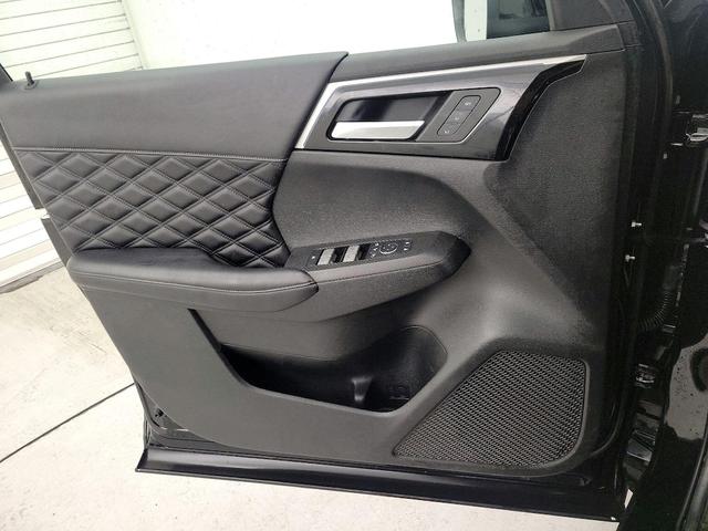 Photo of 2022 Black Mitsubishi Outlander
