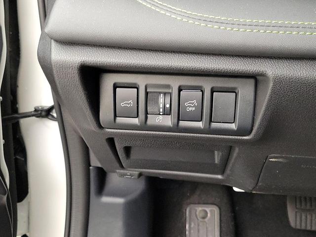 Photo of 2023 White Subaru Outback