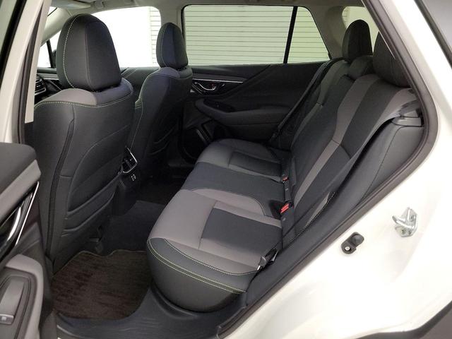 Photo of 2023 White Subaru Outback