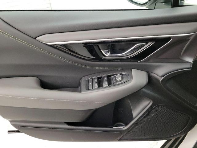 Photo of 2023 White Subaru Outback