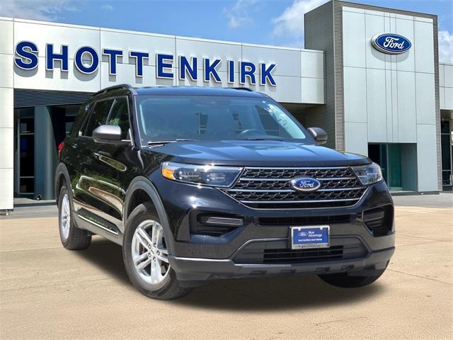 Photo of 2022 Agate Black Metallic Ford Explorer