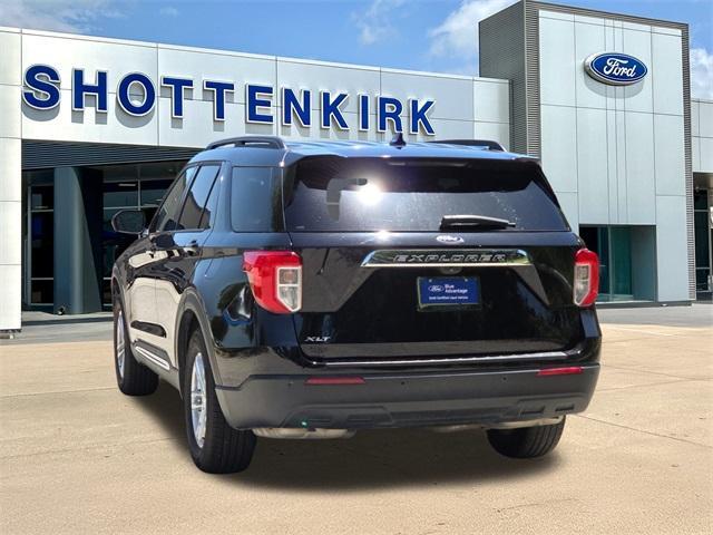 Photo of 2022 Agate Black Metallic Ford Explorer