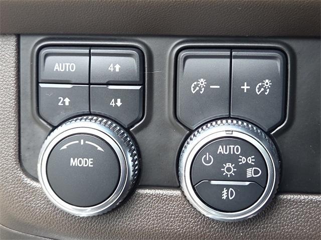 Photo of 2021 Summit White GMC Yukon XL