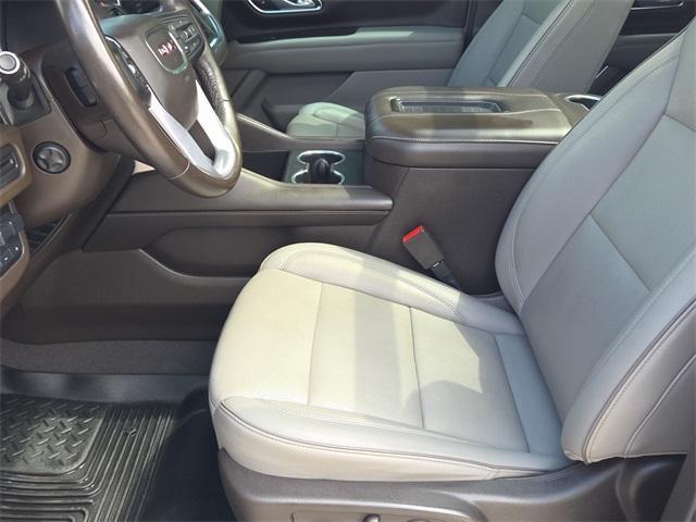 Photo of 2021 Summit White GMC Yukon XL
