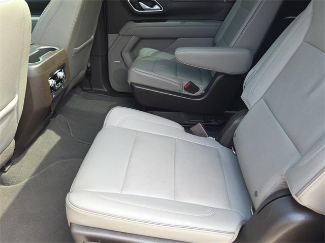 Photo of 2021 Summit White GMC Yukon XL