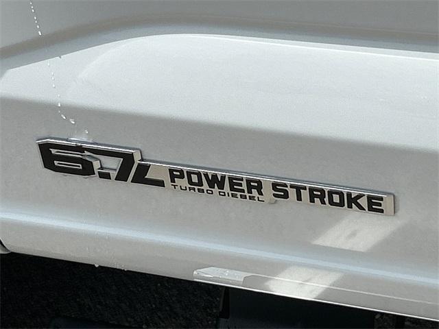 Photo of 2025 Oxford White Ford F-250