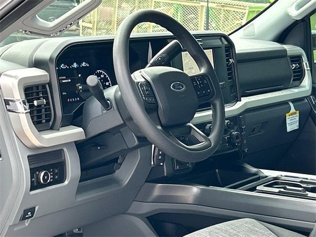 Photo of 2025 Oxford White Ford F-250