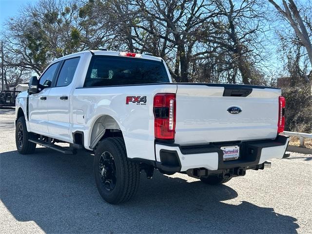 Photo of 2025 Oxford White Ford F-250