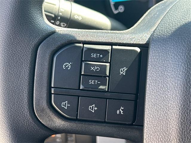 Photo of 2025 Oxford White Ford F-250