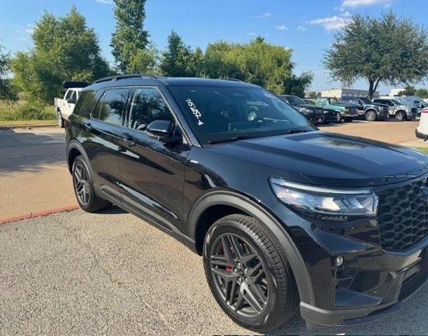 Photo of 2025 Black Metallic Ford Explorer