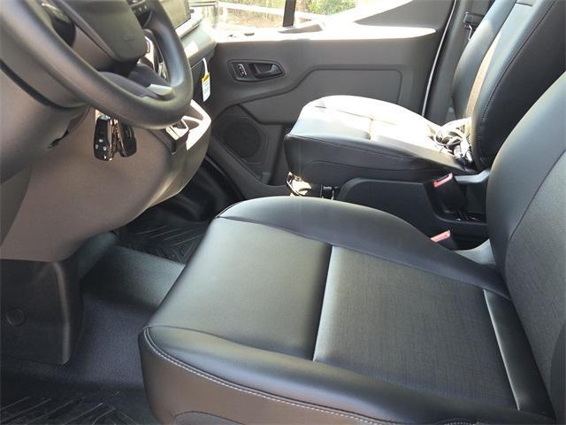 Photo of 2025 Oxford White Ford Transit-250