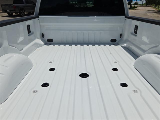 Photo of 2025 Oxford White Ford F-350