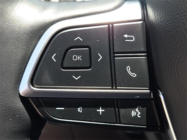 Photo of 2020 Blizzard Pearl Toyota Highlander