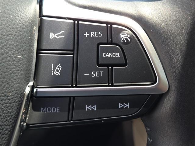 Photo of 2020 Blizzard Pearl Toyota Highlander