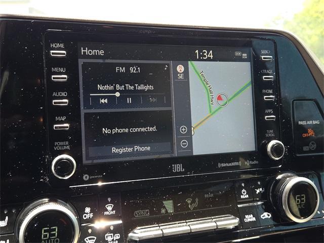 Photo of 2020 Blizzard Pearl Toyota Highlander