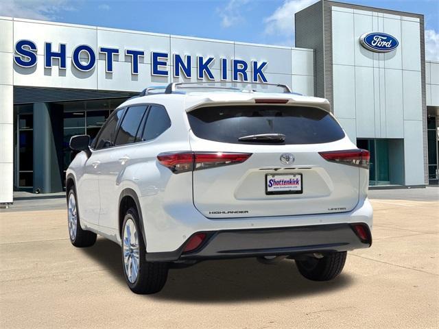 Photo of 2020 Blizzard Pearl Toyota Highlander
