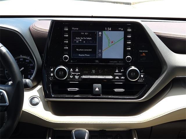 Photo of 2020 Blizzard Pearl Toyota Highlander