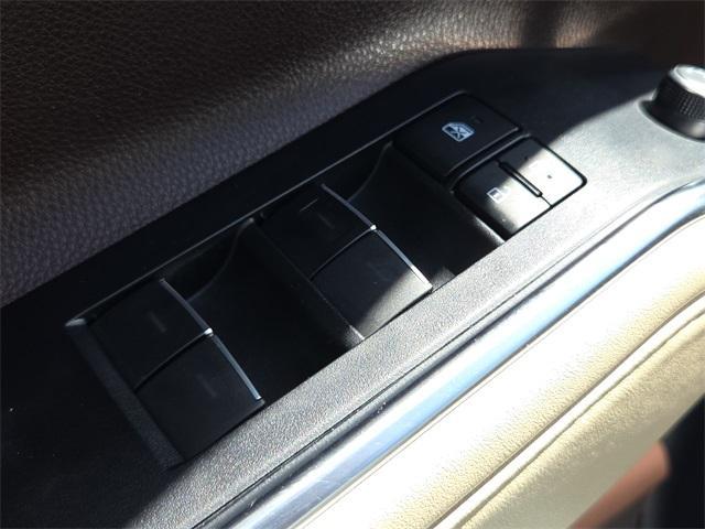 Photo of 2020 Blizzard Pearl Toyota Highlander