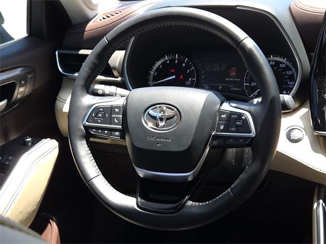Photo of 2020 Blizzard Pearl Toyota Highlander