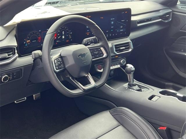 Photo of 2025 Gray Metallic Ford Mustang