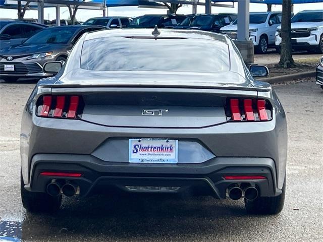 Photo of 2025 Gray Metallic Ford Mustang
