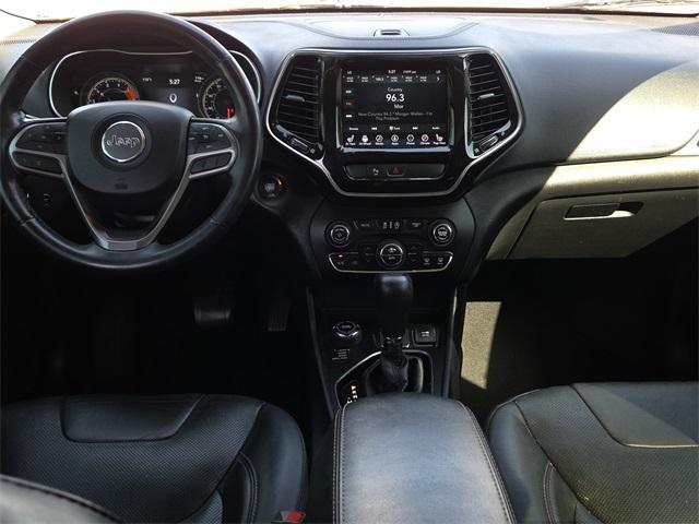 Photo of 2019 Sting Gray Clearcoat Jeep Cherokee