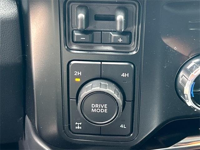 Photo of 2025 Oxford White Ford F-350