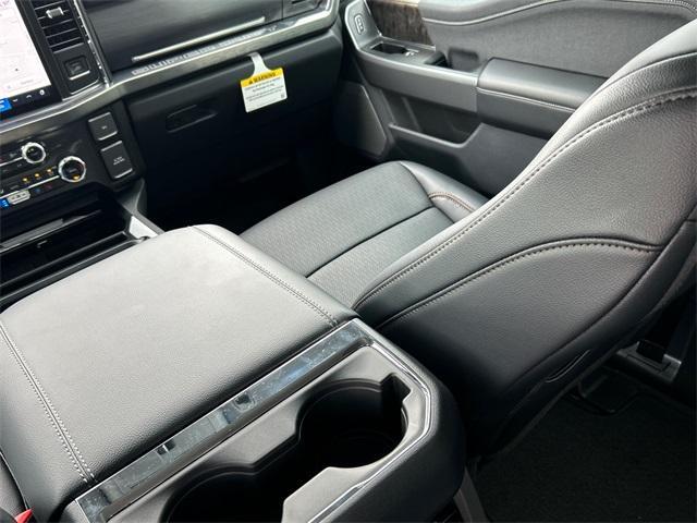 Photo of 2025 Oxford White Ford F-350