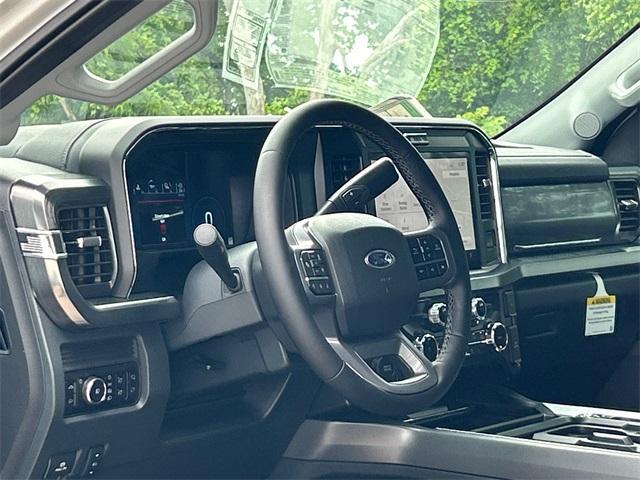 Photo of 2025 Oxford White Ford F-350