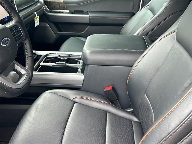 Photo of 2025 Oxford White Ford F-350