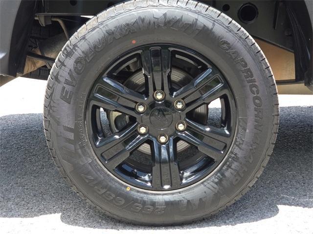 Photo of 2023 Hot Pepper Red Metallic Tinted Clearcoat Ford Ranger