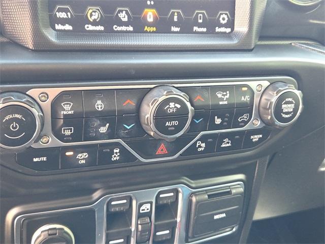 Photo of 2022 Bright White Clearcoat Jeep Wrangler Unlimited
