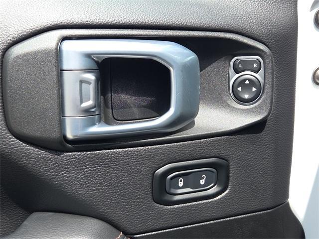 Photo of 2022 Bright White Clearcoat Jeep Wrangler Unlimited