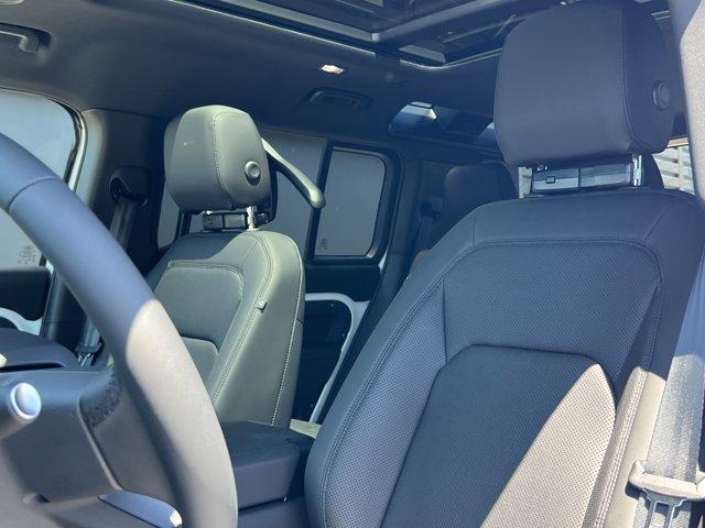 Photo of 2025 Fuji White Land Rover Defender