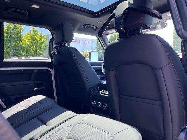 Photo of 2025 Fuji White Land Rover Defender