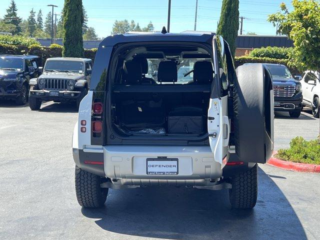 Photo of 2025 Fuji White Land Rover Defender