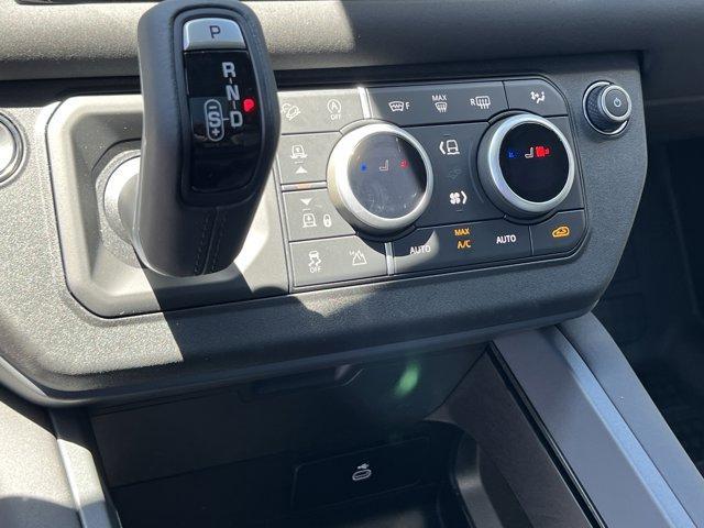 Photo of 2025 Fuji White Land Rover Defender