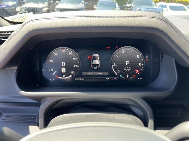 Photo of 2025 Fuji White Land Rover Defender
