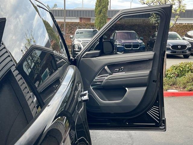 Photo of 2025 Santorini Black Land Rover Range Rover
