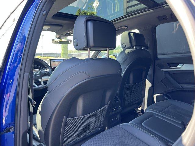 Photo of 2022 Ultra Blue Metallic Audi Q5 e